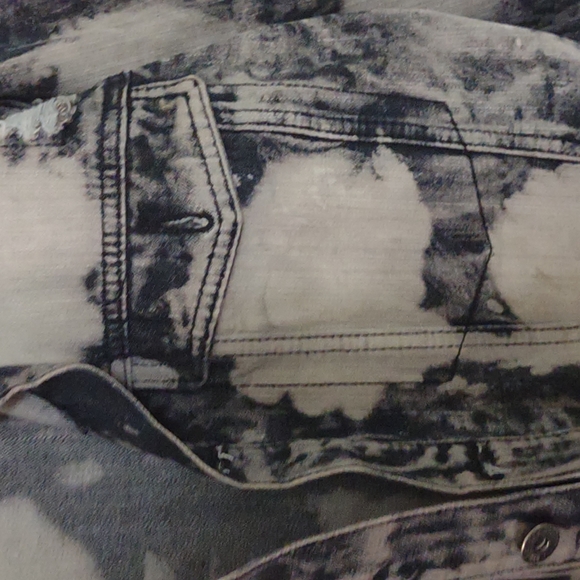 Lightly used Mens awesome acid wash Distressed Denim jacket 2x - Picture 4 of 11